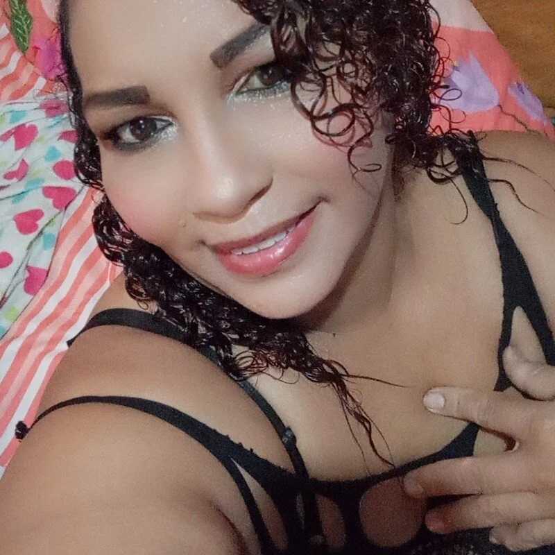 RoxanaQueen_ — FansOnlyX creator profile