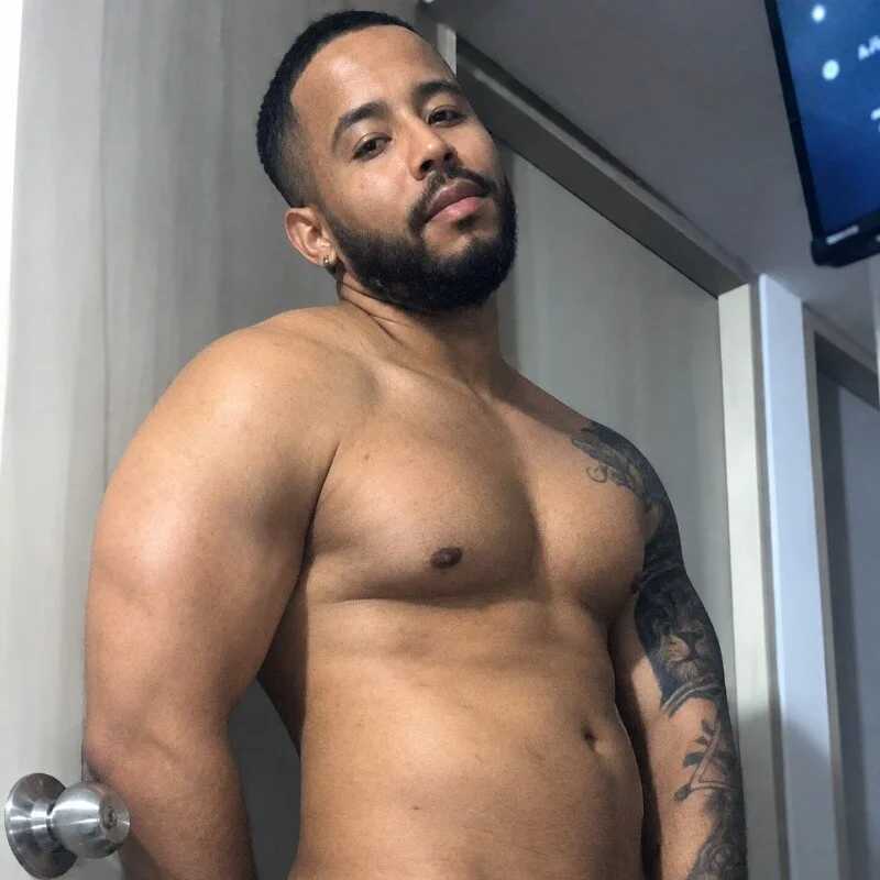 jorge_narvaezz — FansOnlyX creator profile