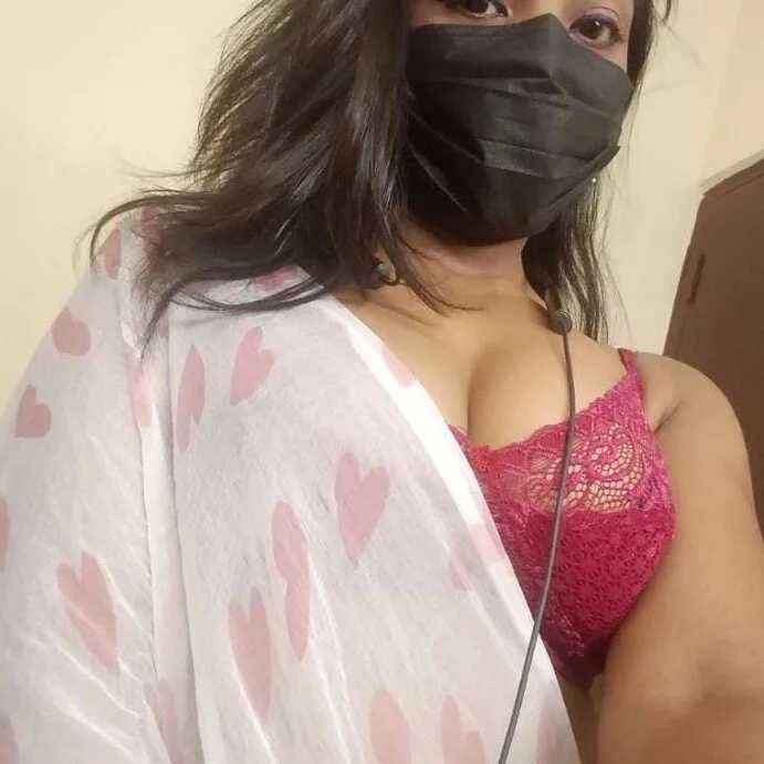 Minakshi-9 — FansOnlyX creator profile