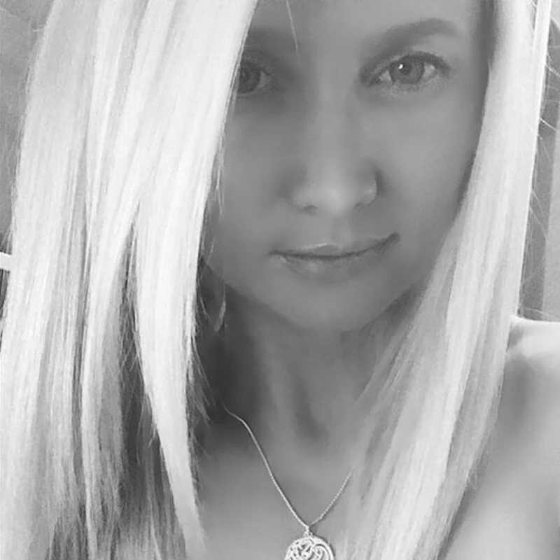 Dea_Lux — FansOnlyX creator profile