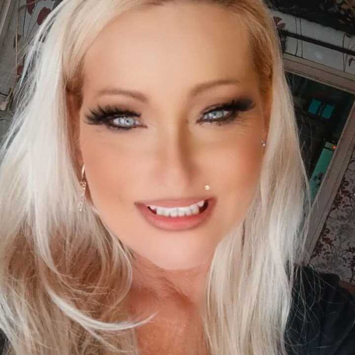 Lina_123 — FansOnlyX creator profile