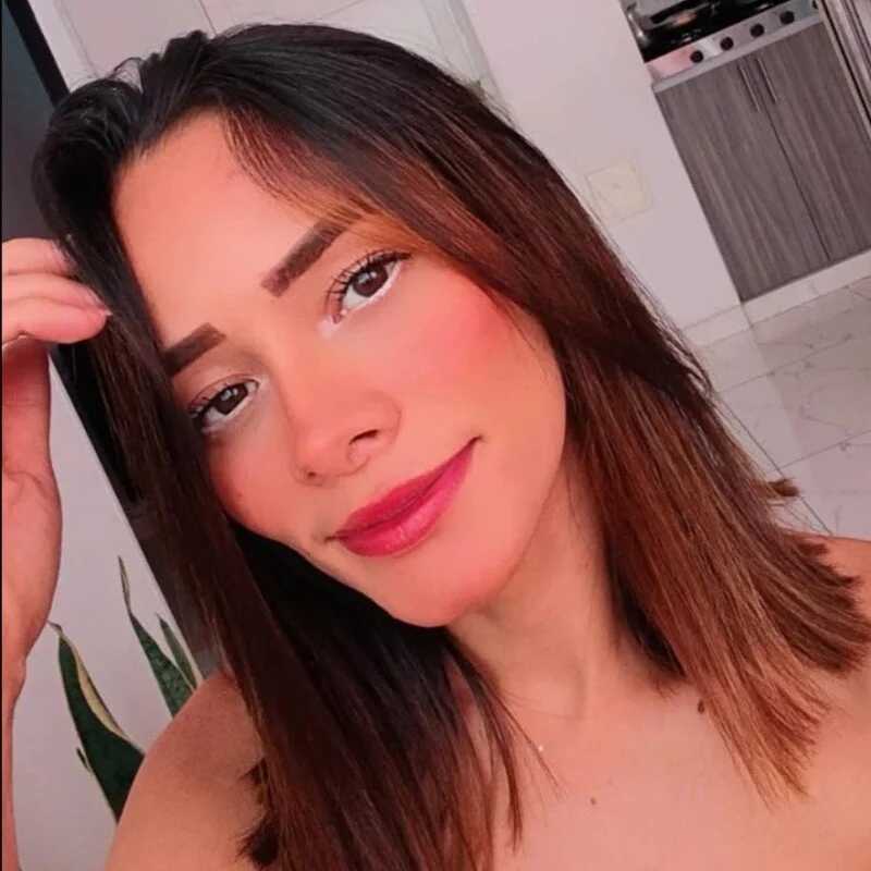 annaskiinny — FansOnlyX creator profile