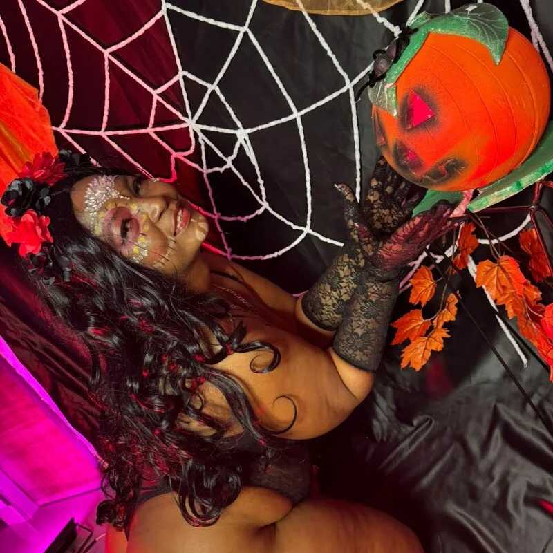 sheyla__ebony — FansOnlyX creator profile