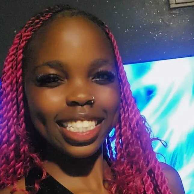 Purple_prettyshi — FansOnlyX creator profile