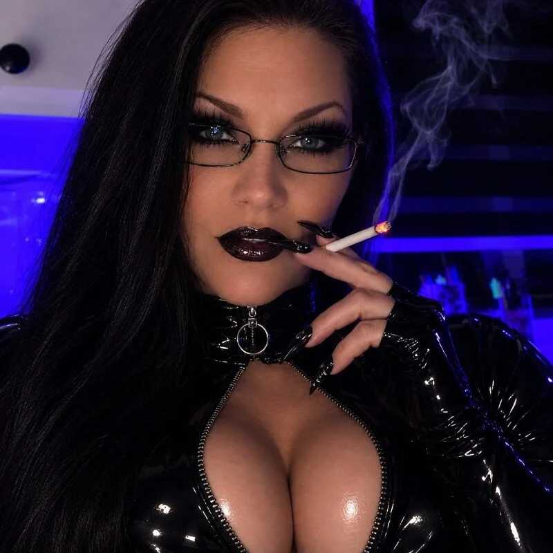 MistressMylia — FansOnlyX creator profile