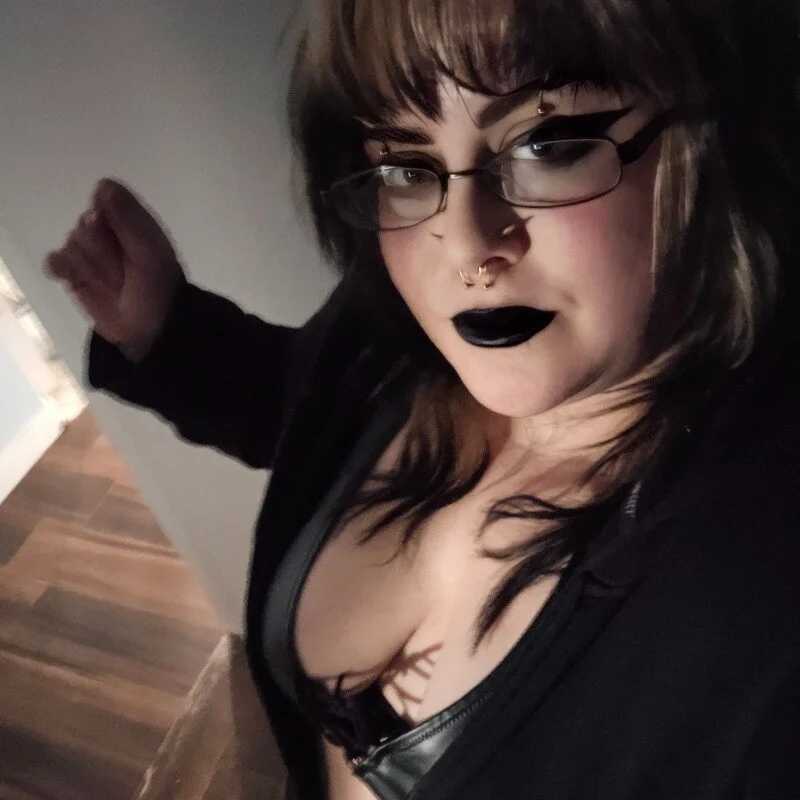 NymphoDes — FansOnlyX creator profile