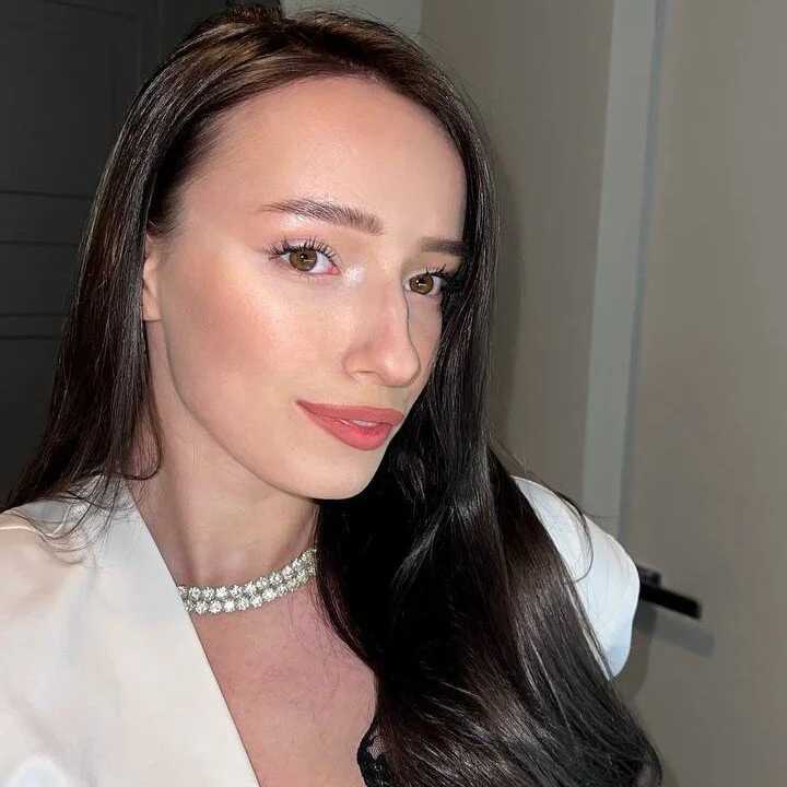 NoraLux — FansOnlyX creator profile