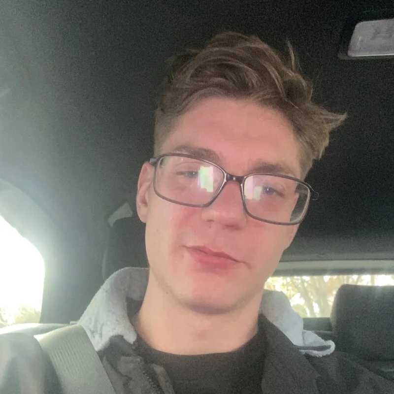 Niesmialyy — FansOnlyX creator profile