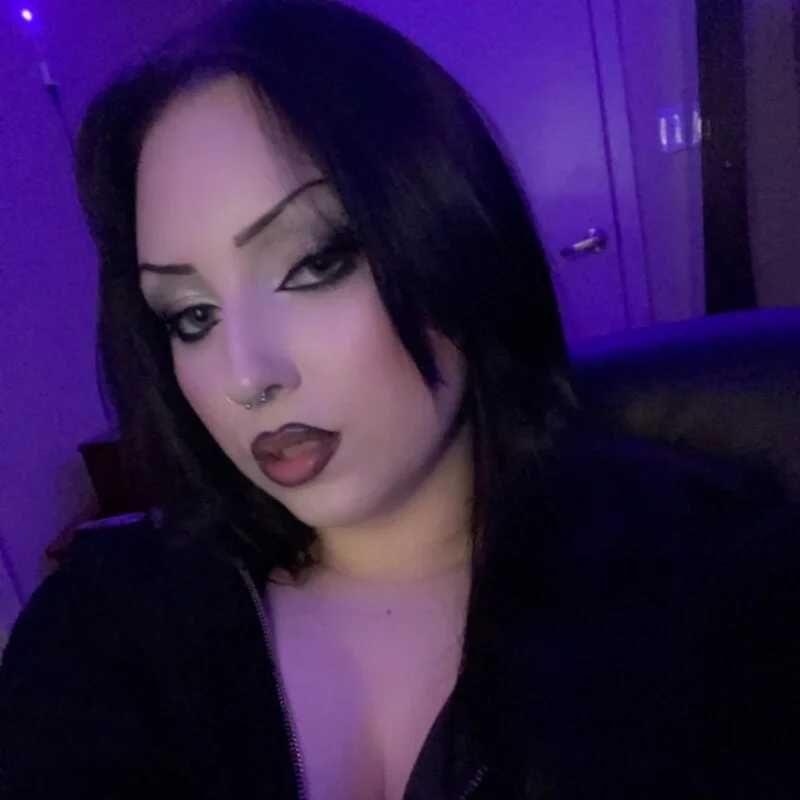 hazelnutslut — FansOnlyX creator profile
