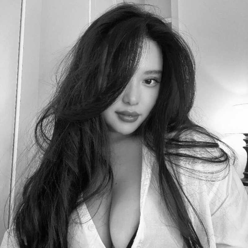 linbaelin — FansOnlyX creator profile