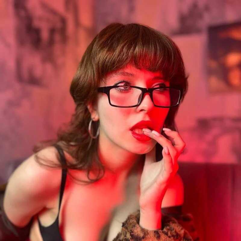 LolaDominara — FansOnlyX creator profile