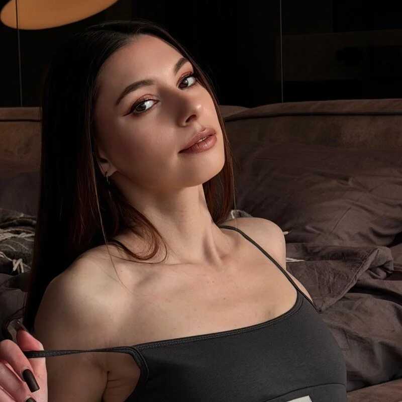 AmelieCrystal — FansOnlyX creator profile