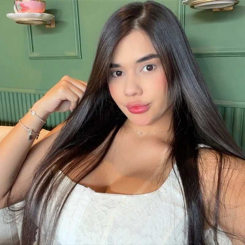 BellaLeclair_ — FansOnlyX creator profile