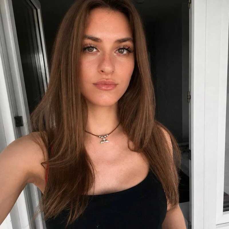 JackiBurzynski — FansOnlyX creator profile