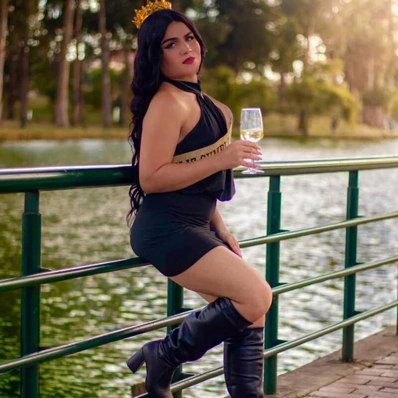 Jasmine_Jones7 — FansOnlyX creator profile