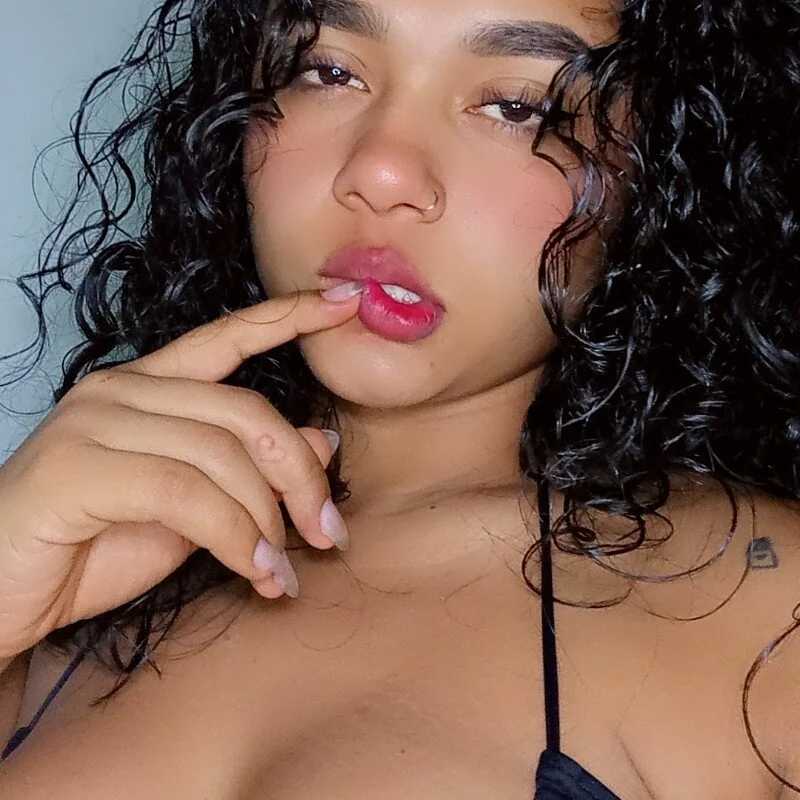Roxy_010 — FansOnlyX creator profile