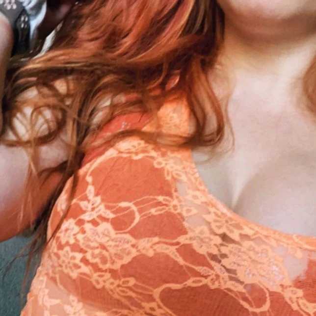 SexyEllaSweet — FansOnlyX creator profile