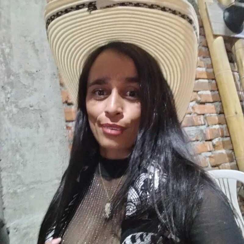 marcela_velez — FansOnlyX creator profile