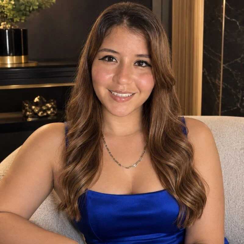 Roxy-Smith — FansOnlyX creator profile