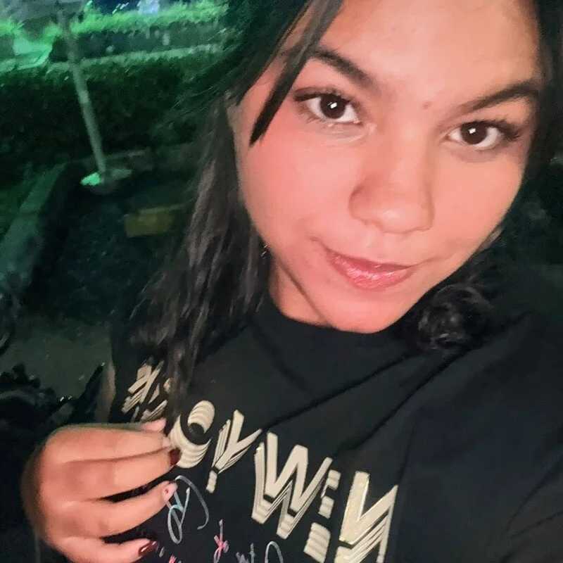 Ari_kiss — FansOnlyX creator profile