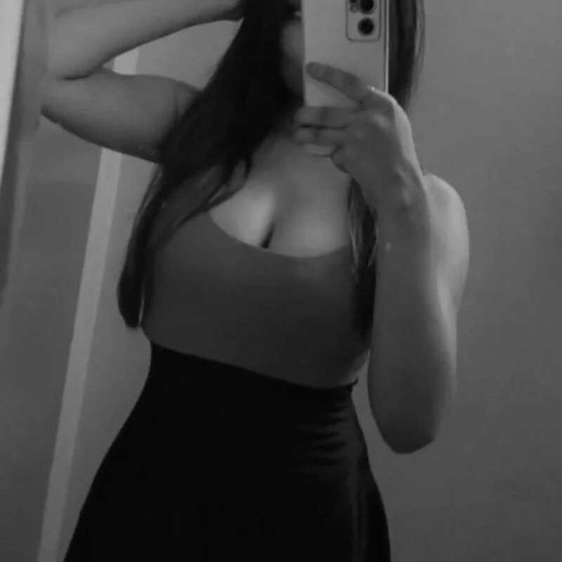 Anvii_Sharmaa — FansOnlyX creator profile