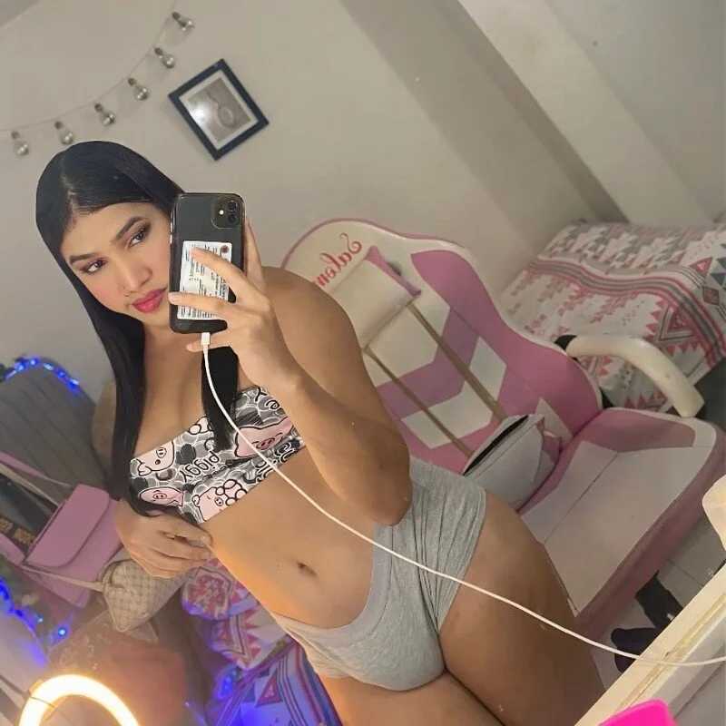 salomegalesoxxx — FansOnlyX creator profile