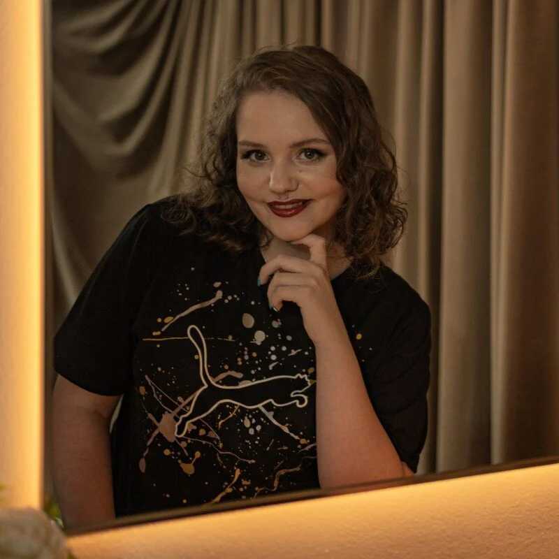 LolaWHiteX — FansOnlyX creator profile