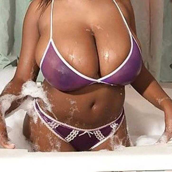 realsquirter — FansOnlyX creator profile