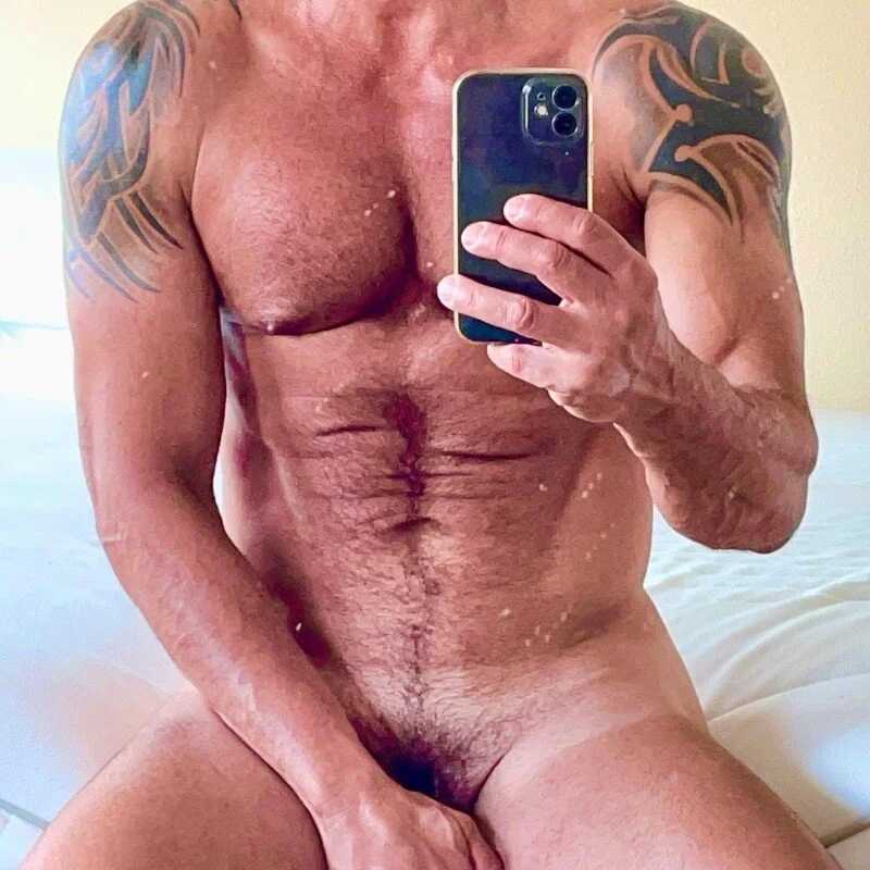 MASK_BOYMASSEUR — FansOnlyX creator profile