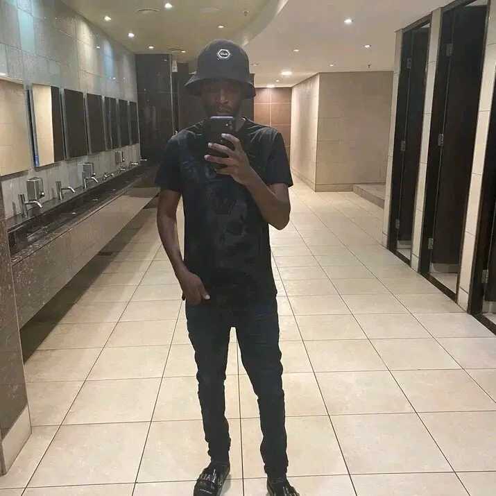 justmzi — FansOnlyX creator profile