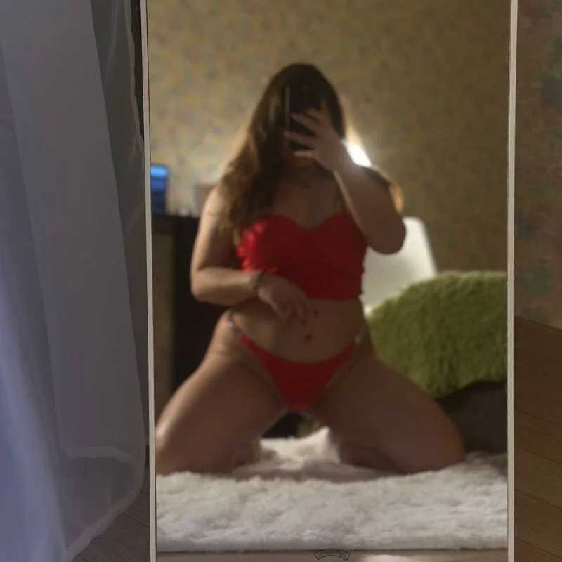 emilia_mur — FansOnlyX creator profile