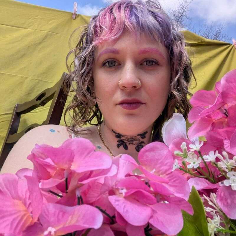 RosieSwitchBitch — FansOnlyX creator profile