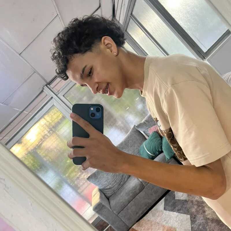 JustinSecret — FansOnlyX creator profile