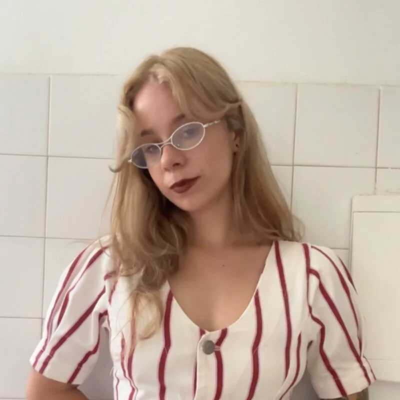 clairesknee — FansOnlyX creator profile
