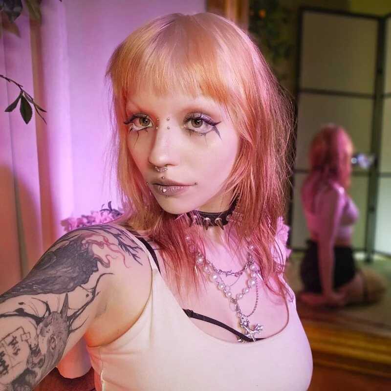 EffieRay — FansOnlyX creator profile
