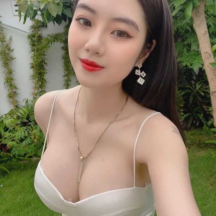 Pinky_1202 — FansOnlyX creator profile