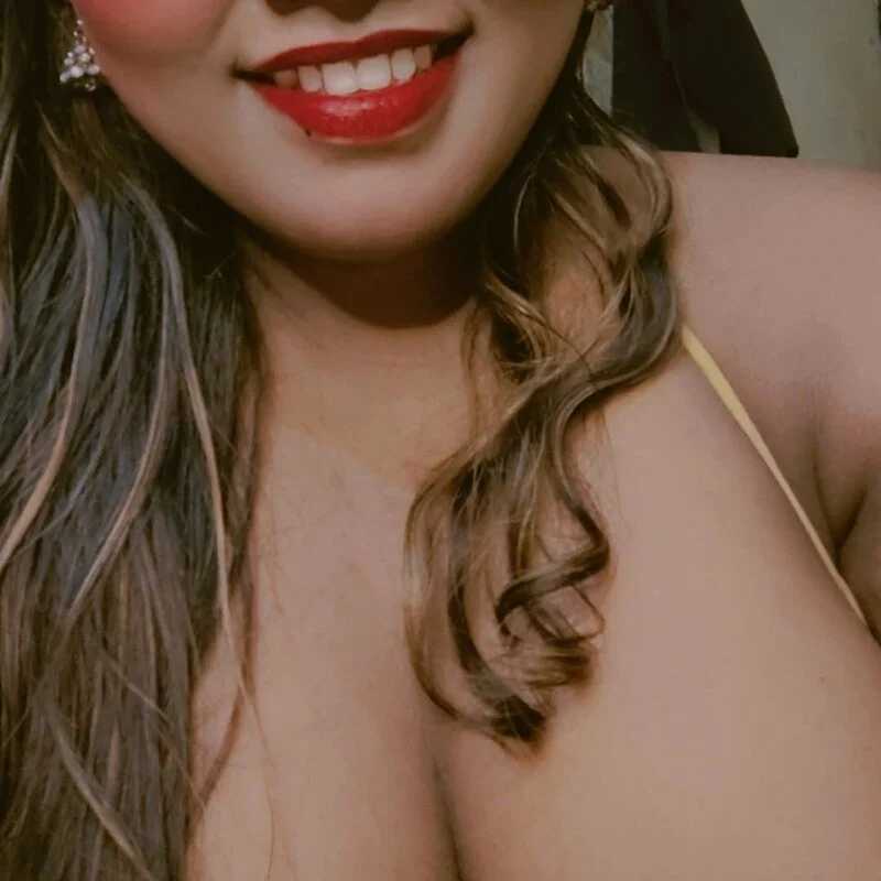 cam_akansha — FansOnlyX creator profile
