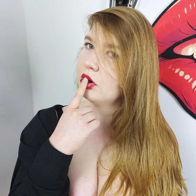 NikkiTease — FansOnlyX creator profile