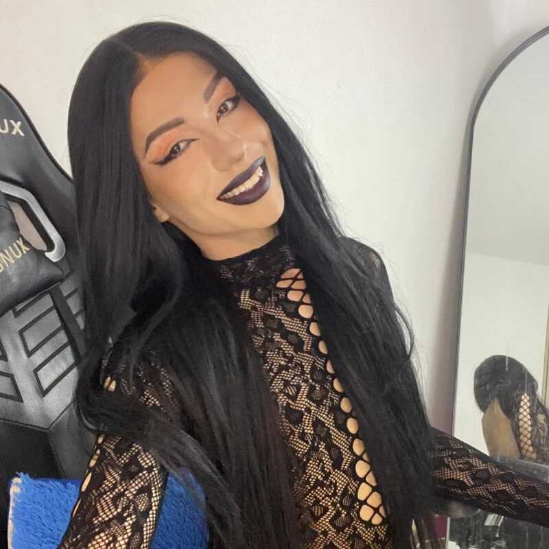 selena_robertss_ — FansOnlyX creator profile