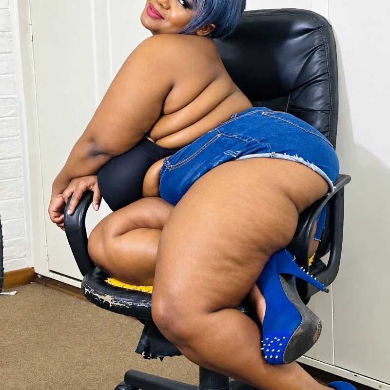 MissConniexxx — FansOnlyX creator profile