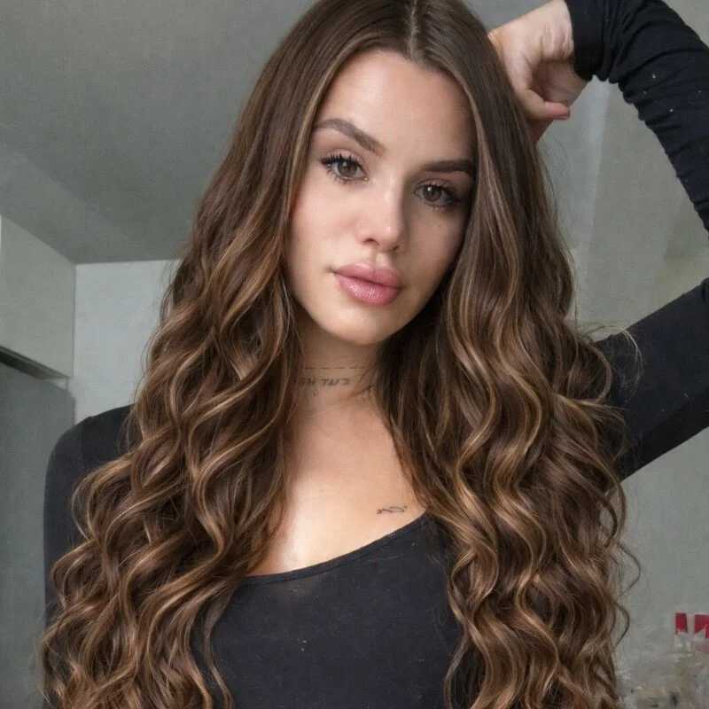EmiliaCatalina — FansOnlyX creator profile