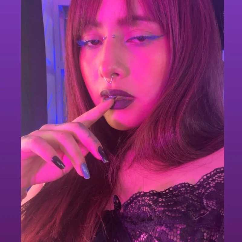 Regina_Iris — FansOnlyX creator profile