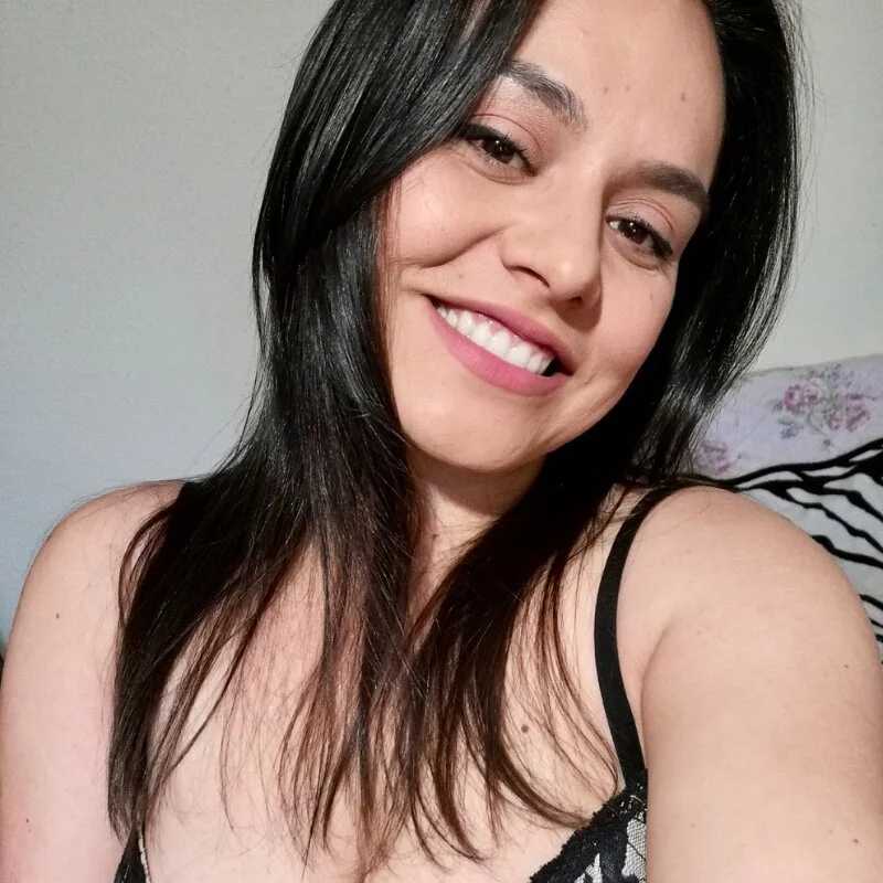 AdriaLovee — FansOnlyX creator profile