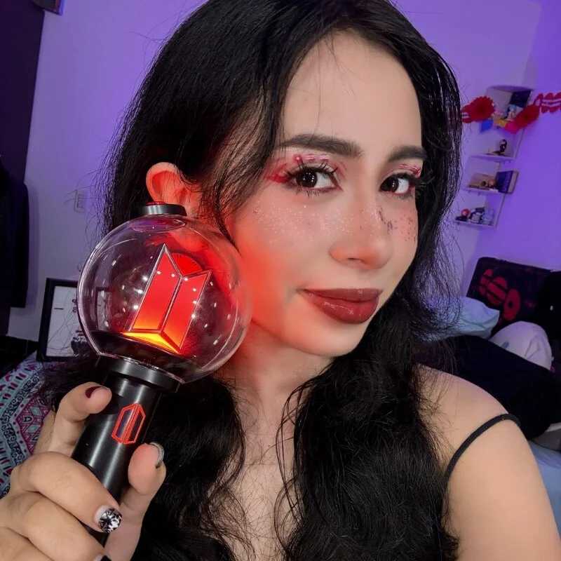 Vi_anayaa — FansOnlyX creator profile