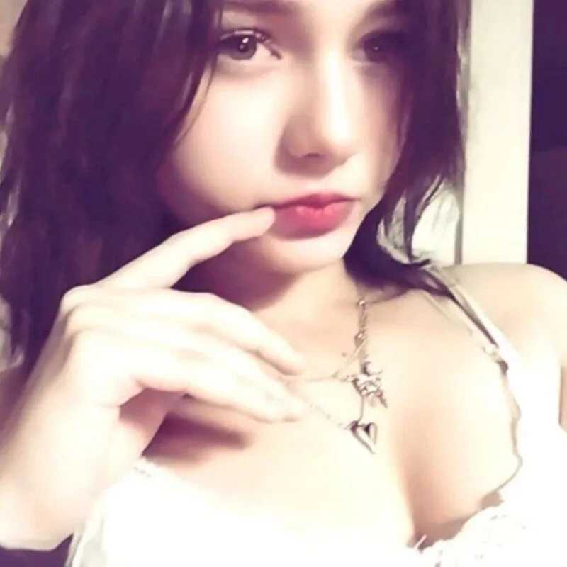 lia_verse — FansOnlyX creator profile