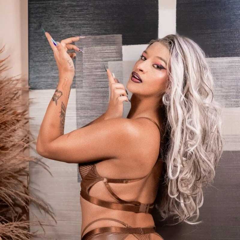 Summer_XO — FansOnlyX creator profile