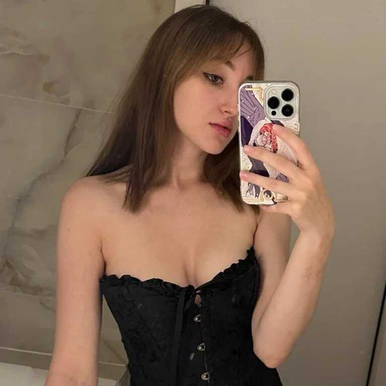 alice_toffee — FansOnlyX creator profile