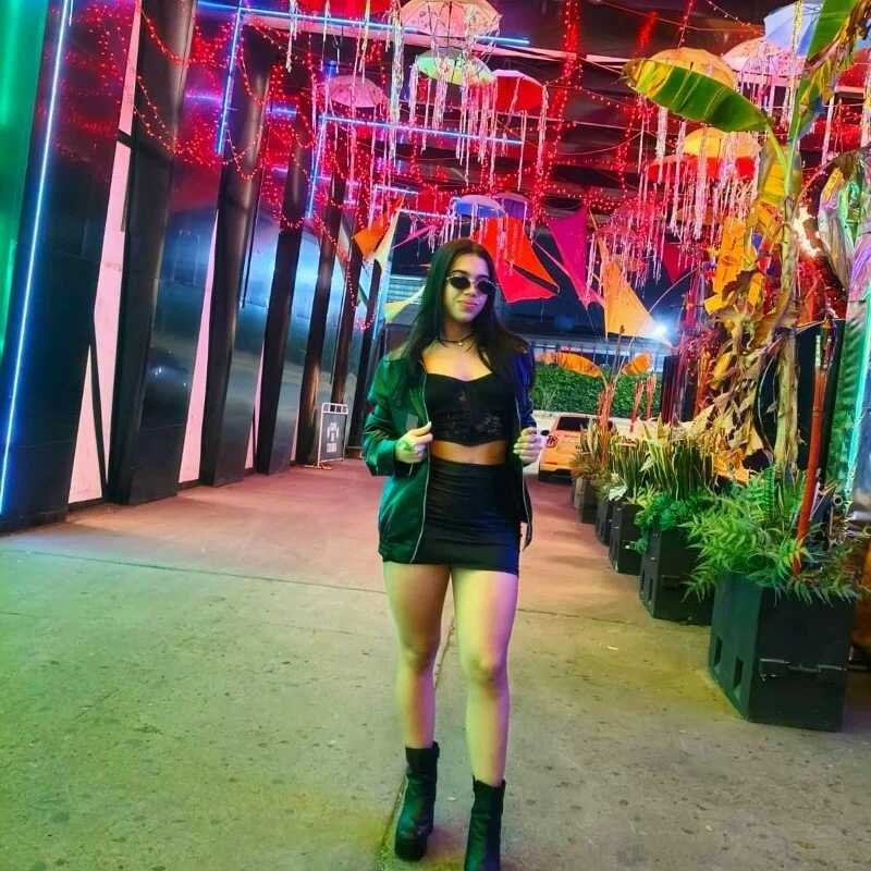 jasmine_saenz — FansOnlyX creator profile