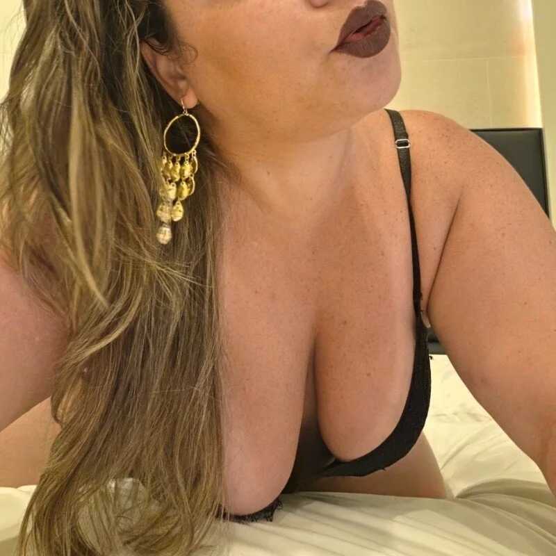 lauramartinez24 — FansOnlyX creator profile