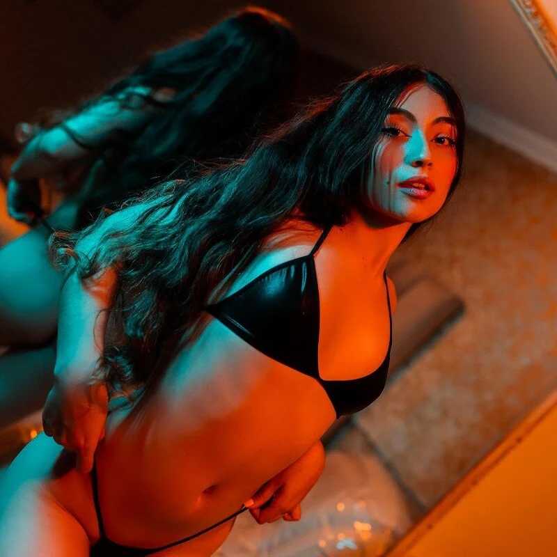 BritanyLnx — FansOnlyX creator profile